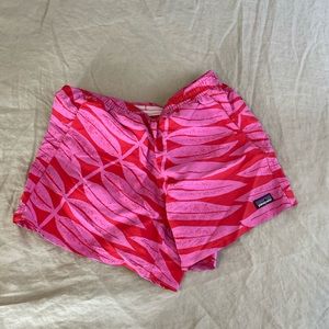 Patagonia Women’s 5” Baggies Red and Pink pattern